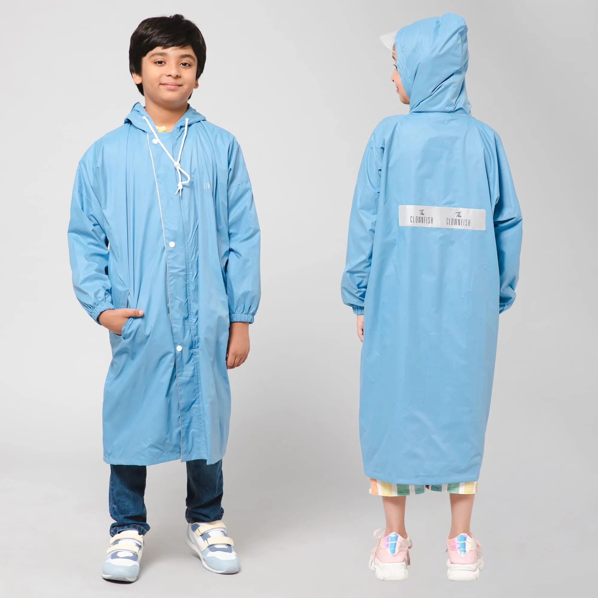 THE CLOWNFISH Cloud Chaser Series Kids Raincoat Waterproof Polyester Double Coating Reversible Longcoat with Hood and Reflector Logo at Back. Printed Plastic Pouch. Kid Age-13-14 years (Skyblue)